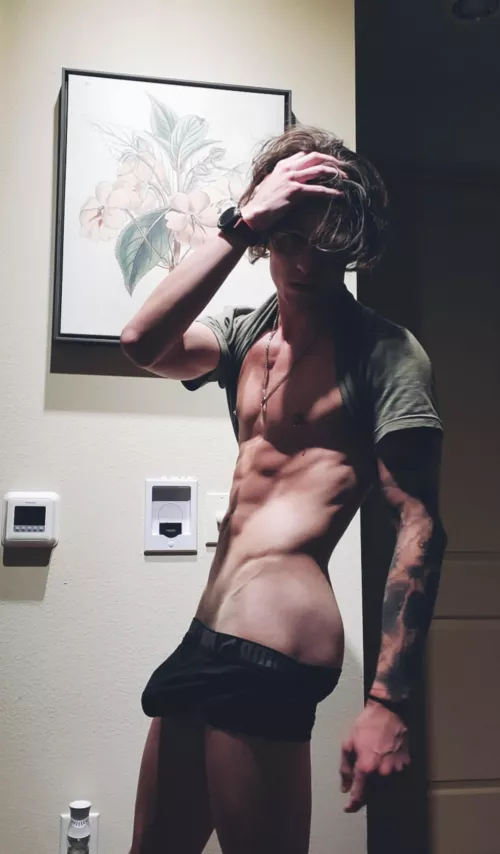 I want you on your knees. by AB_the_Flirt