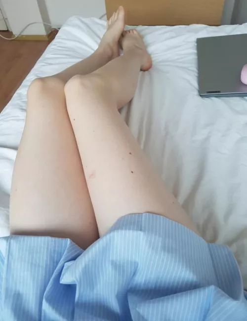 i want you to lick my legs all the down n then suck my toes 👅 by serathecutie