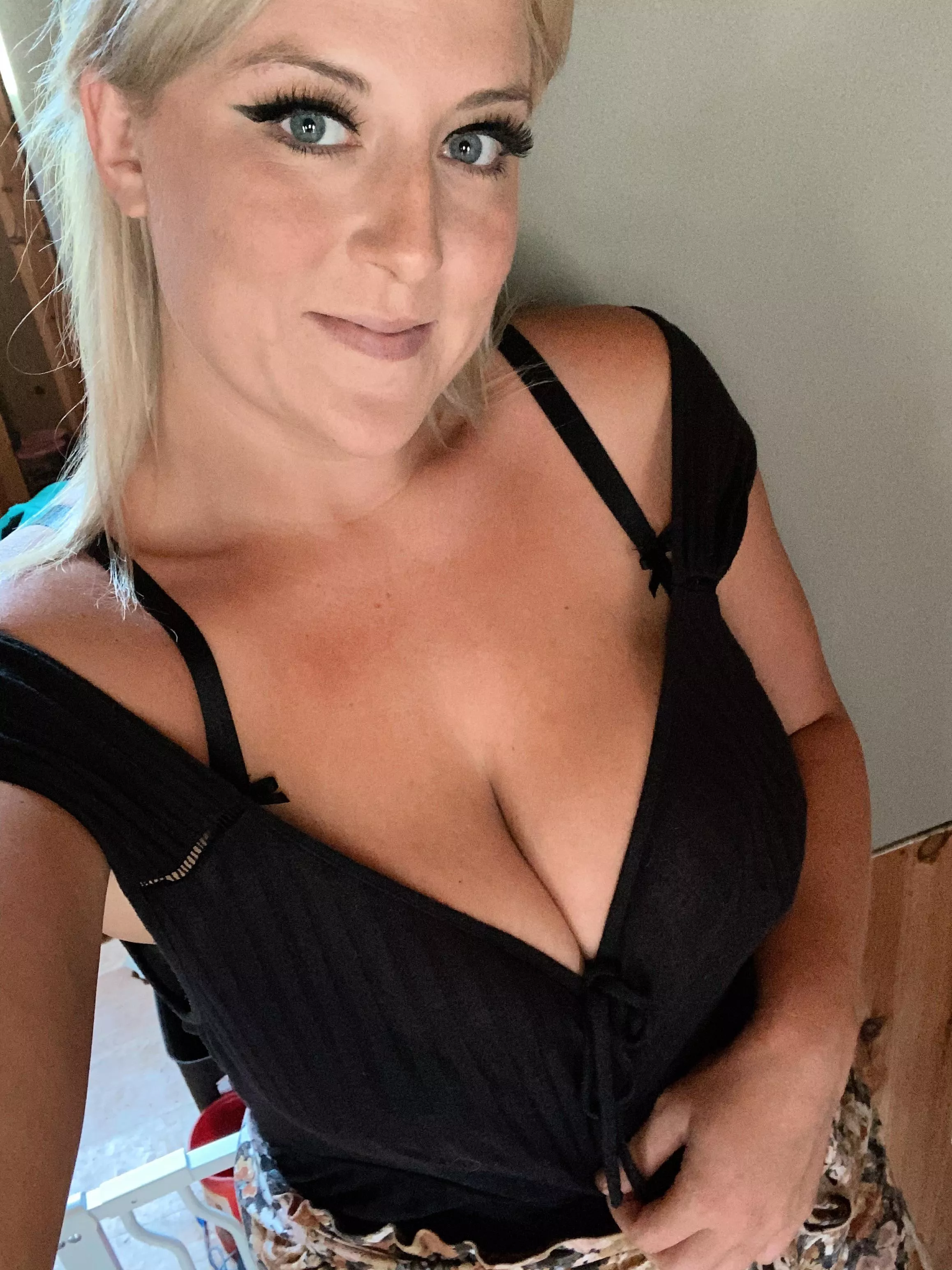 I want you to look posted by LilyD93