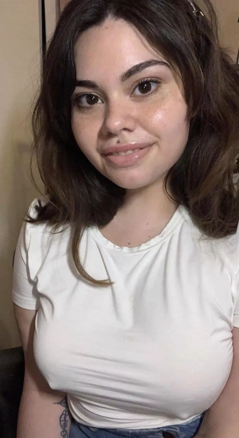 I want you to stare at my pokies while we chat posted by mollyzedolly