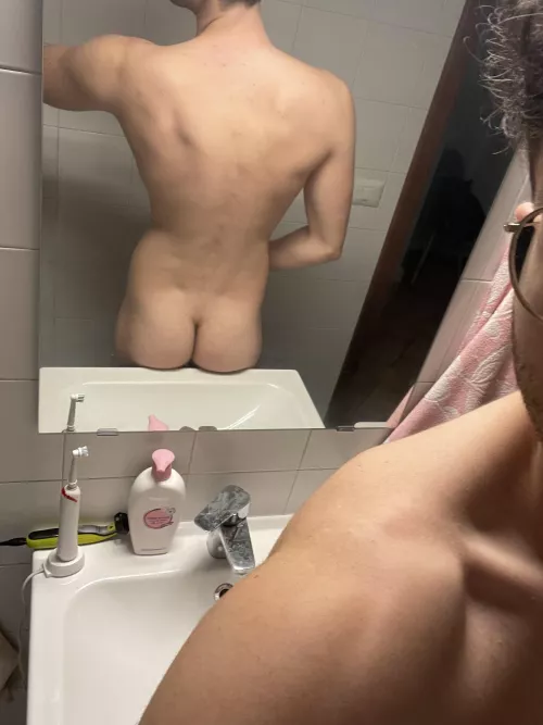 I want your face to be my new chair by riccardh0t