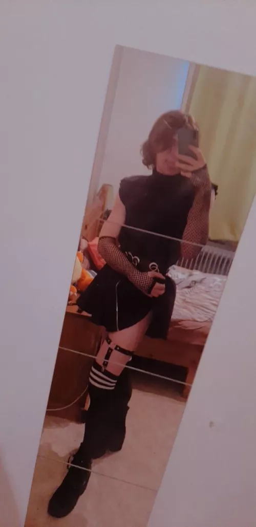 i wanted to share this picture too :3 hope you dont mind 👉🏻👈🏻 by reika-femboy