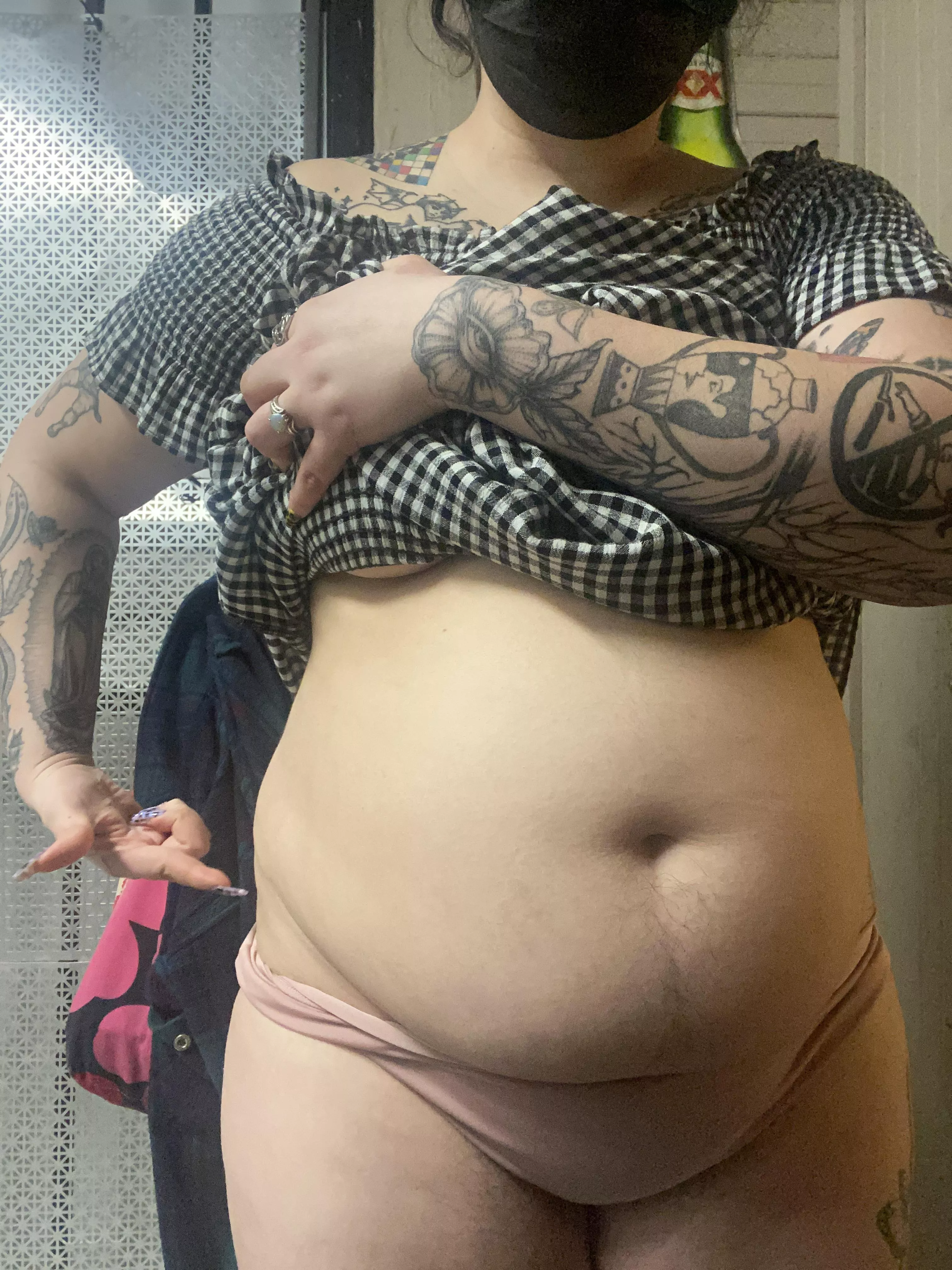 i was at work and just ate so much food (restaurant job) and i had to come check on how my gut was doing, it’s expanding and my belly hangs so much more now it’s making new rolls by my hips 😳🤰🏻👑 hehe [OC] [24] posted by assholeprojection