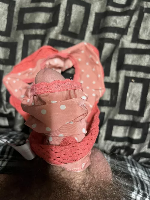 I was just wearing these and leggings for the first time… so horny now by Strbichubby