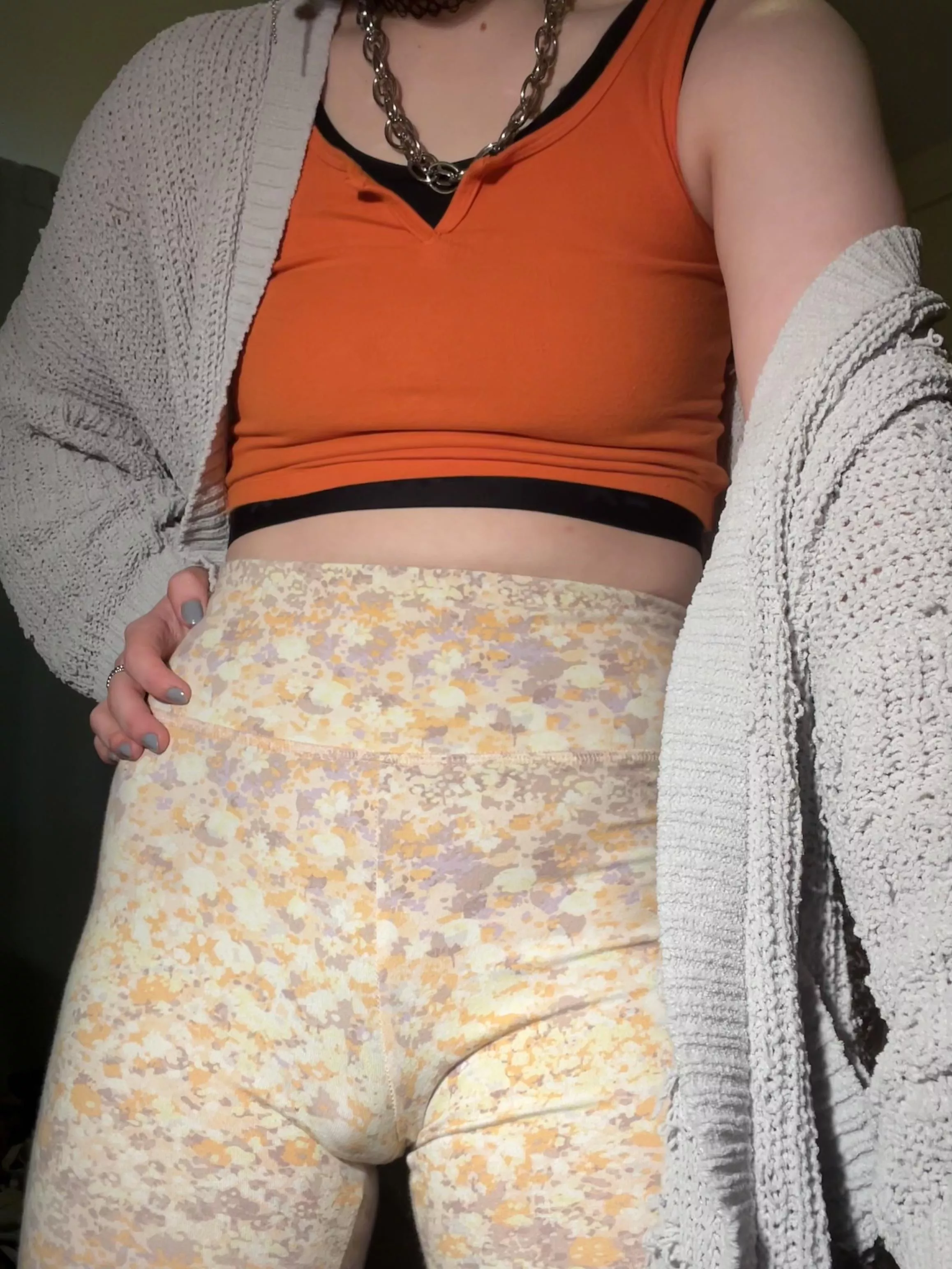 i was recently asked if there’s a print when i wear leggings, i thought i’d turn that question over to y’all to judge 💁🏼 posted by Sweaty-Assumption184