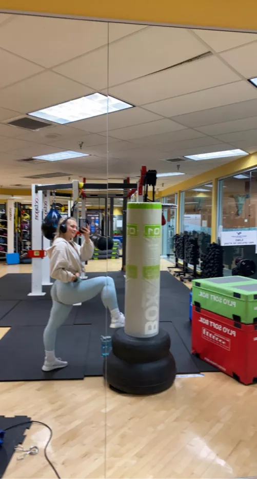 I was so horny at the gym yesterday by wolfchick22