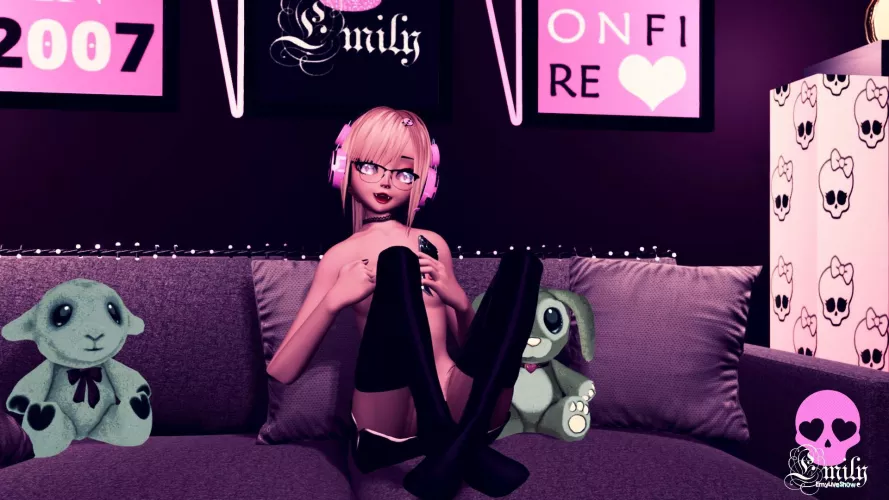 I was so pleased yesterday to watch Nia play with herself, I also really want to) I also want to know what you think of her, she is so cute. In general, I'm waiting for everyone!💜 https://chaturbate.com/emyliveshow by EmyLiveShow