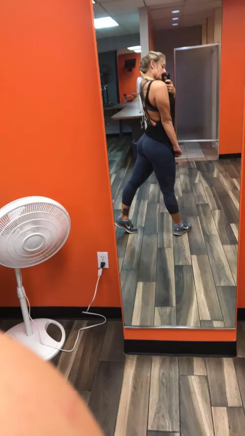 I was told I have the best ass on Reddit by _tnttabbi