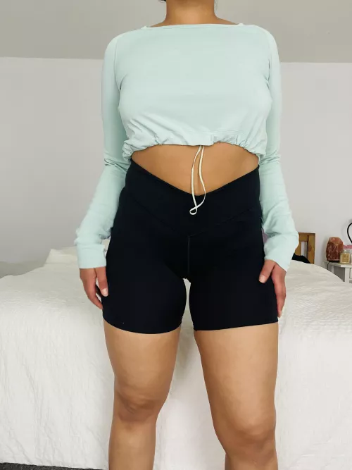 I went to the gym with no bra on today 😅 by Emergency-Avocado224