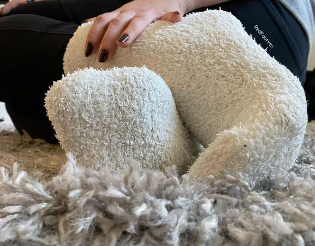 I will keep them warm for you 😍 [F] by RedFootYes