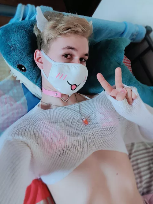 I wish I had a bf to send him pics like this~ by Kitsumetri