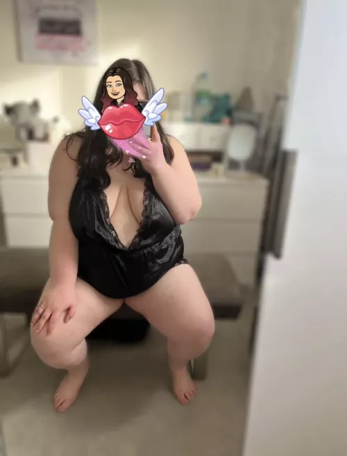 I wish I was on holiday, it’s raining here in the UK 😢💜 by Busy-Cabinet-5479