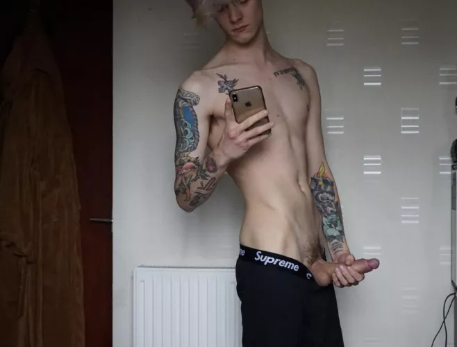 I wish I was on my knees for a group of huge cocks by seriouslytheworst