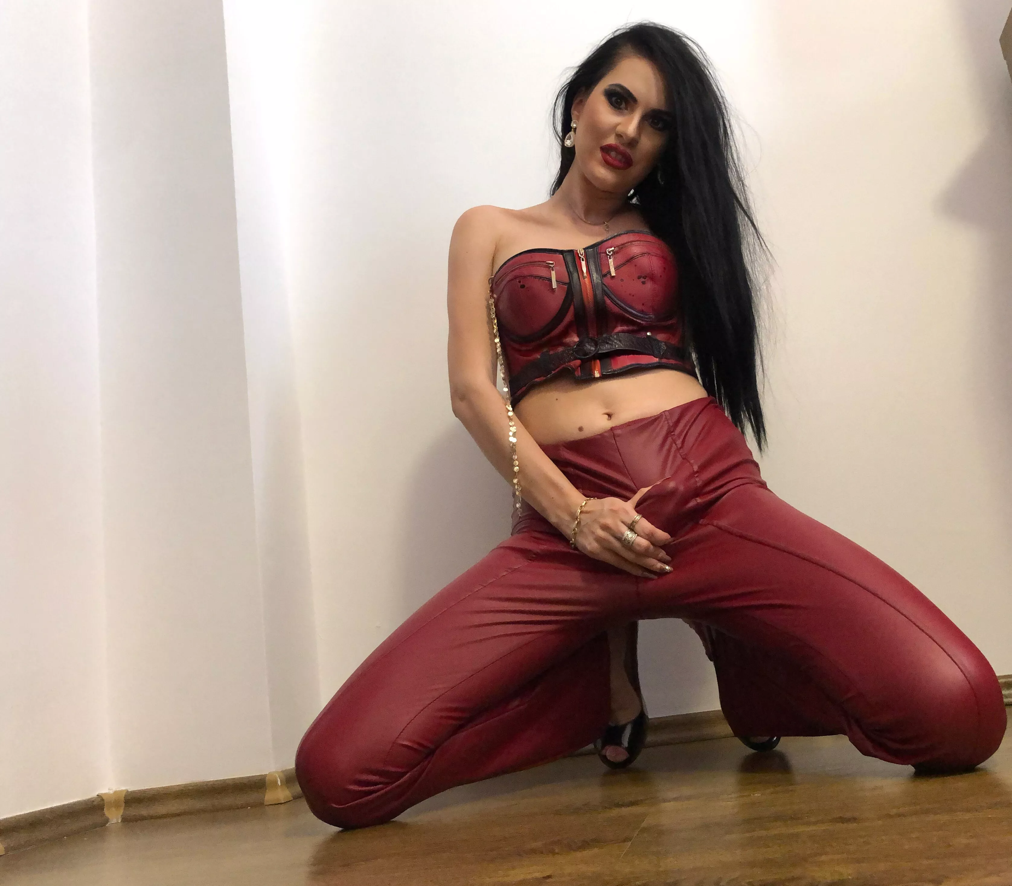 I wish to play with you from behind posted by capriceblackts