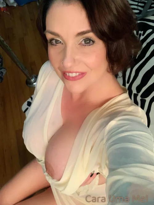 I wish you a healthy and happy hump day by Cara-Uma-Mel