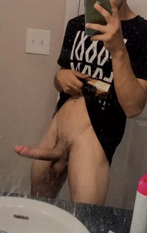 I woke up horny asf, any pig to worship this dick ?🐷🤑 by H0wdy0dy