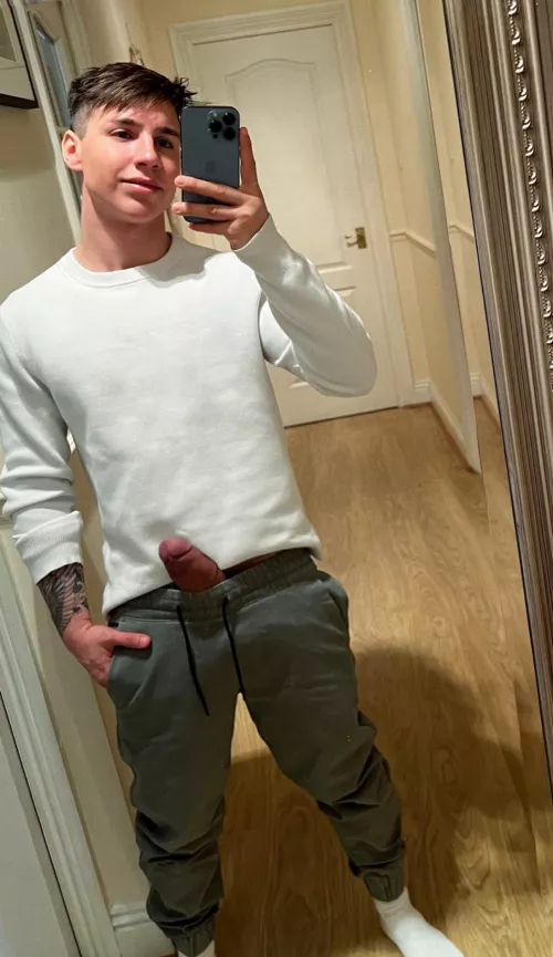 I wonder if anyones gonna notice by SuckMyBigFatWetCock