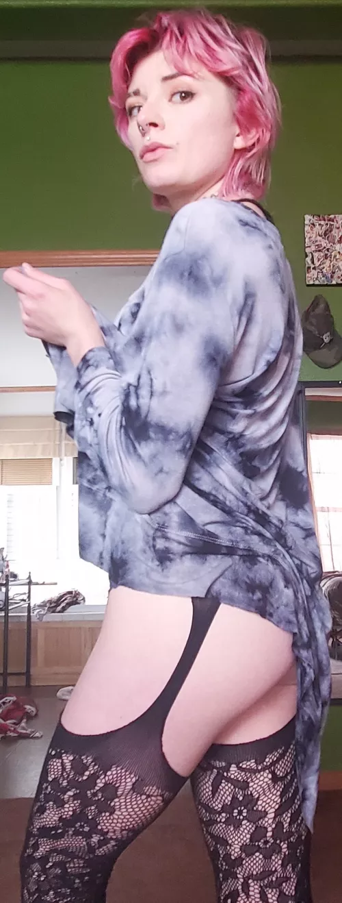 I won't ask to sit on your face, I'll tell you 💦😈 by BabyBobRoss49