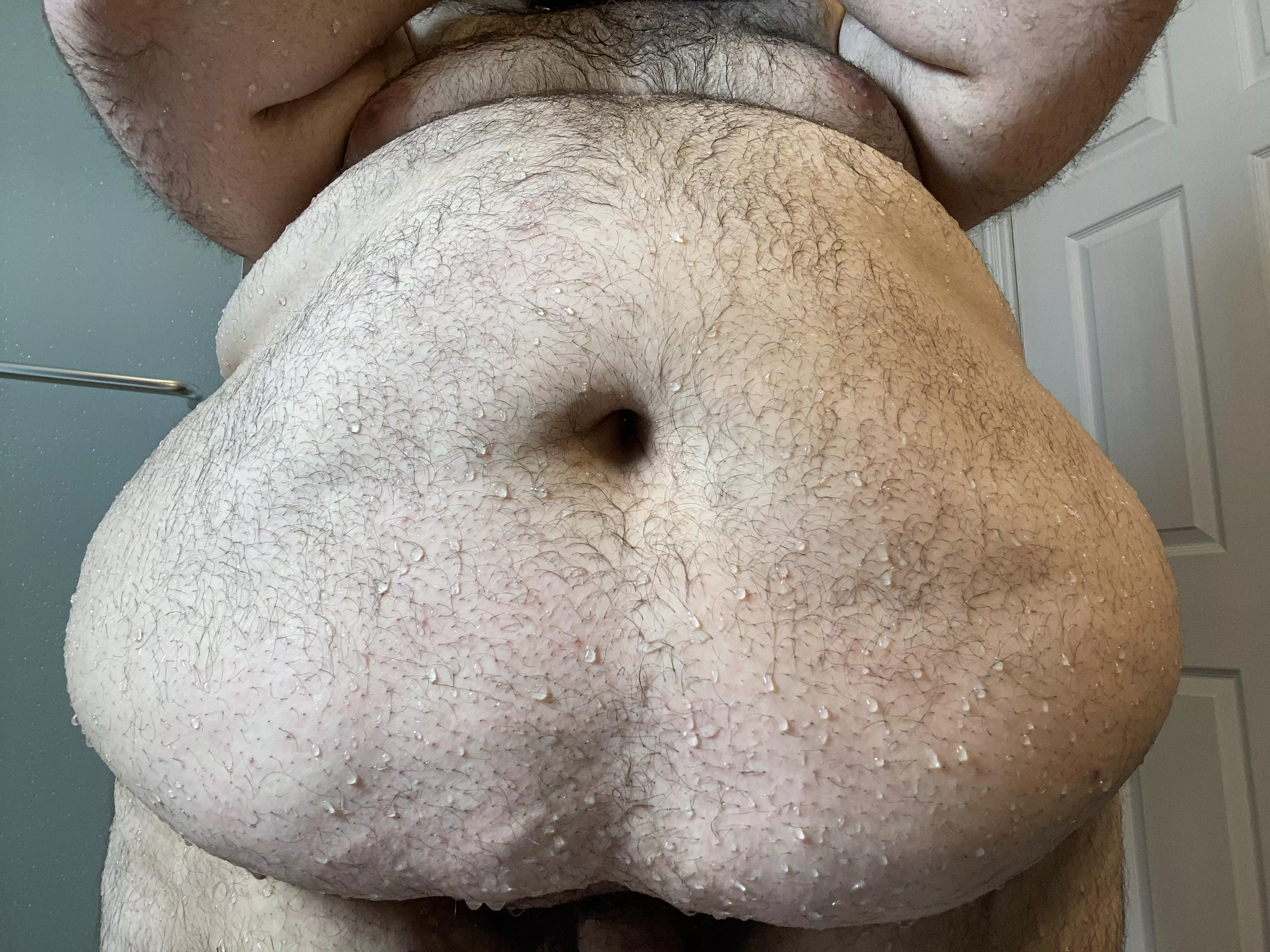 I would like to chat with a woman posted by Fatandsoftbelly