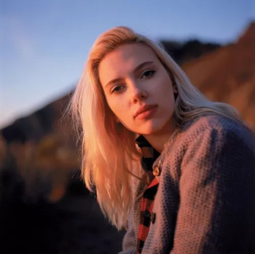 I would love it if Scarlett had a nice thick cock and would make love to me. by S_ward727