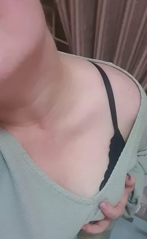 I would love some trailing kisses... by Gold-Active1920