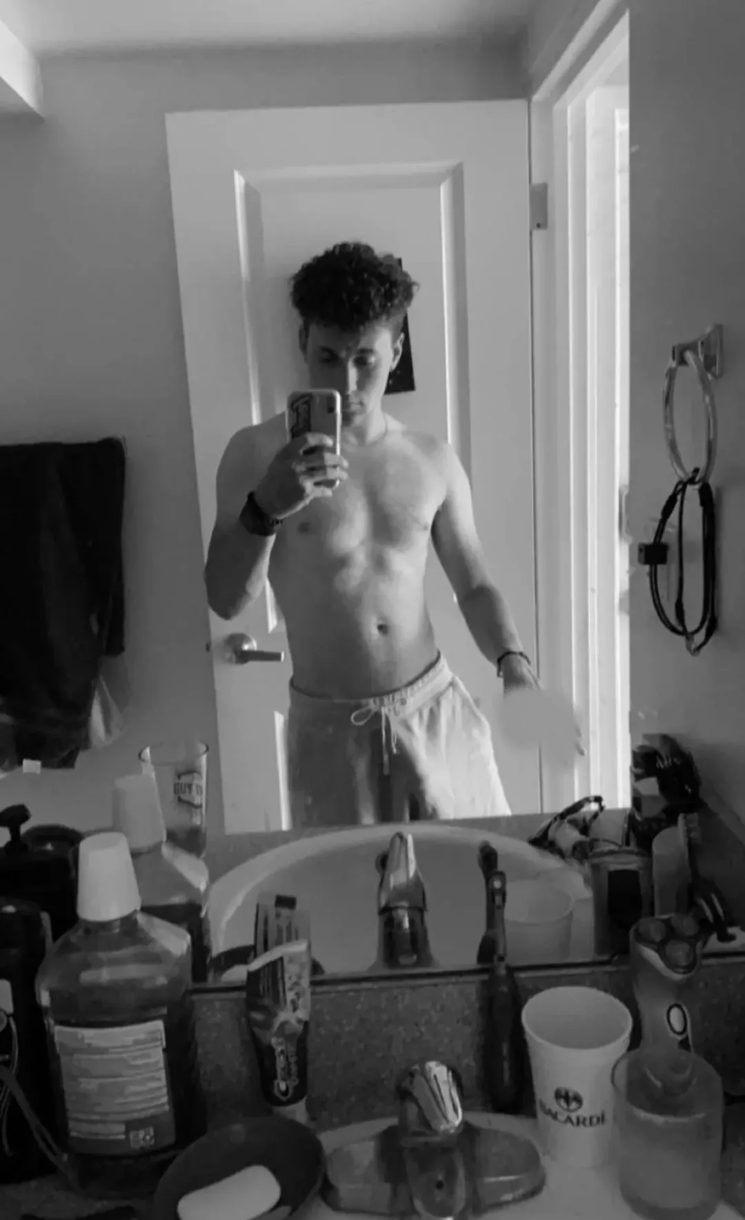 I wouldn't say mornings are difficult, just semi-hard posted by ChanTheMan626