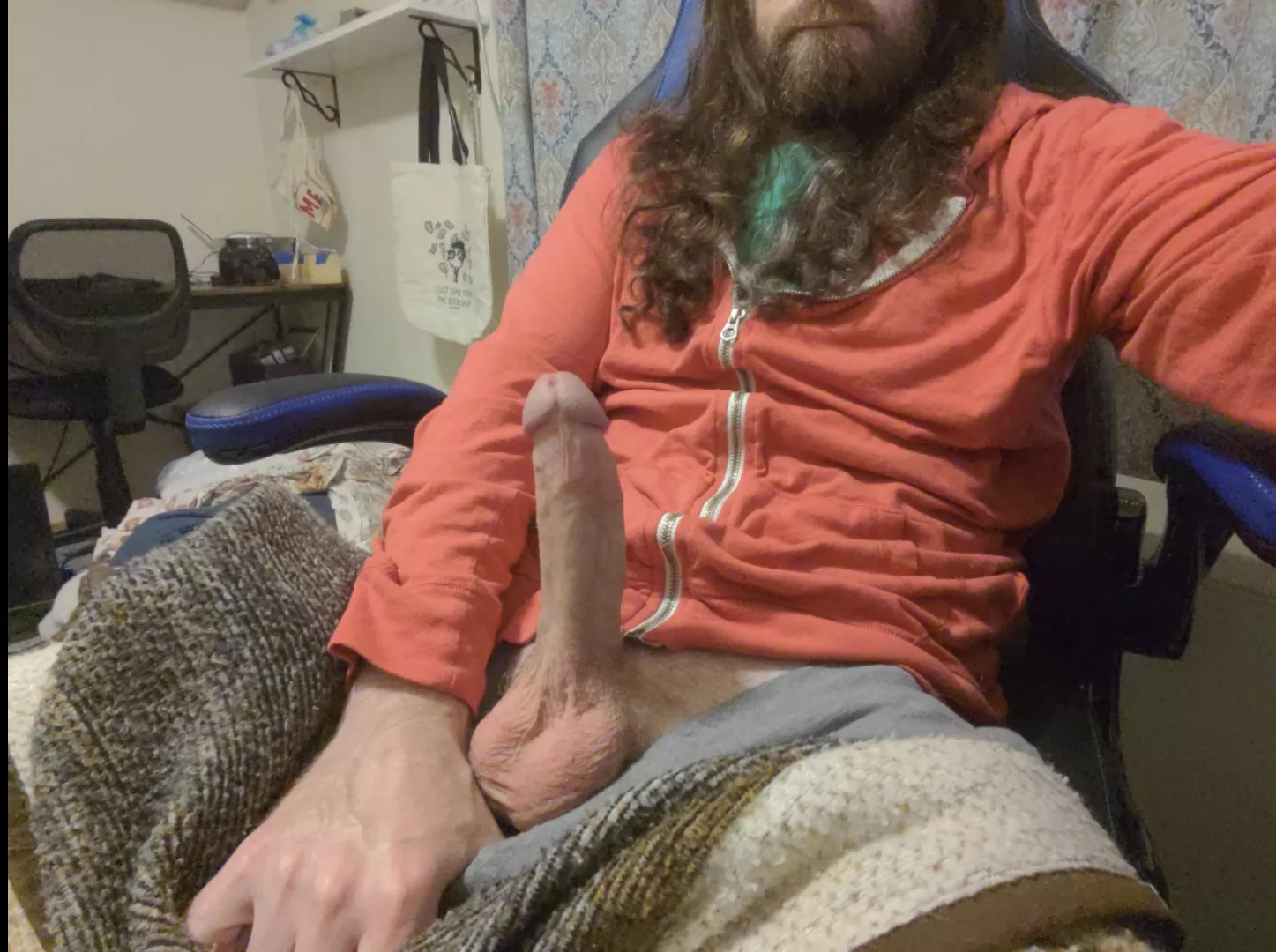 I[36] should be getting ready for bed, but I'm a little too energetic right now. posted by Mr-PNW