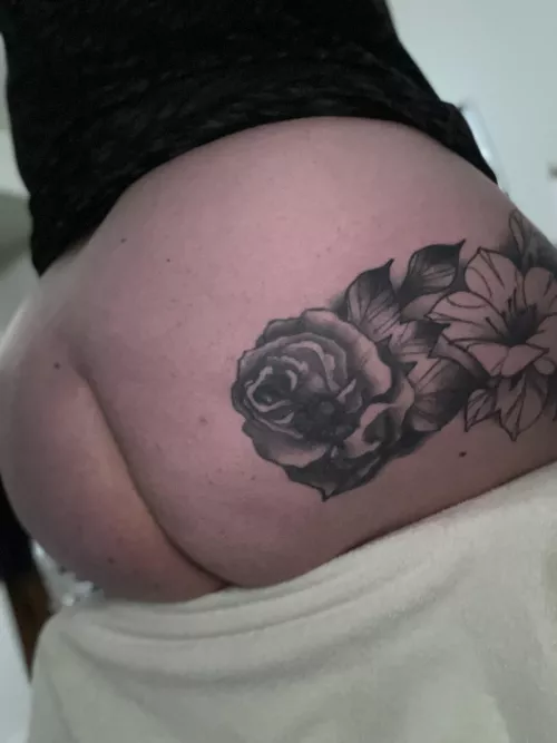 I’d rather be sitting on your face 💦🥰 by Beautiful_dreamer12