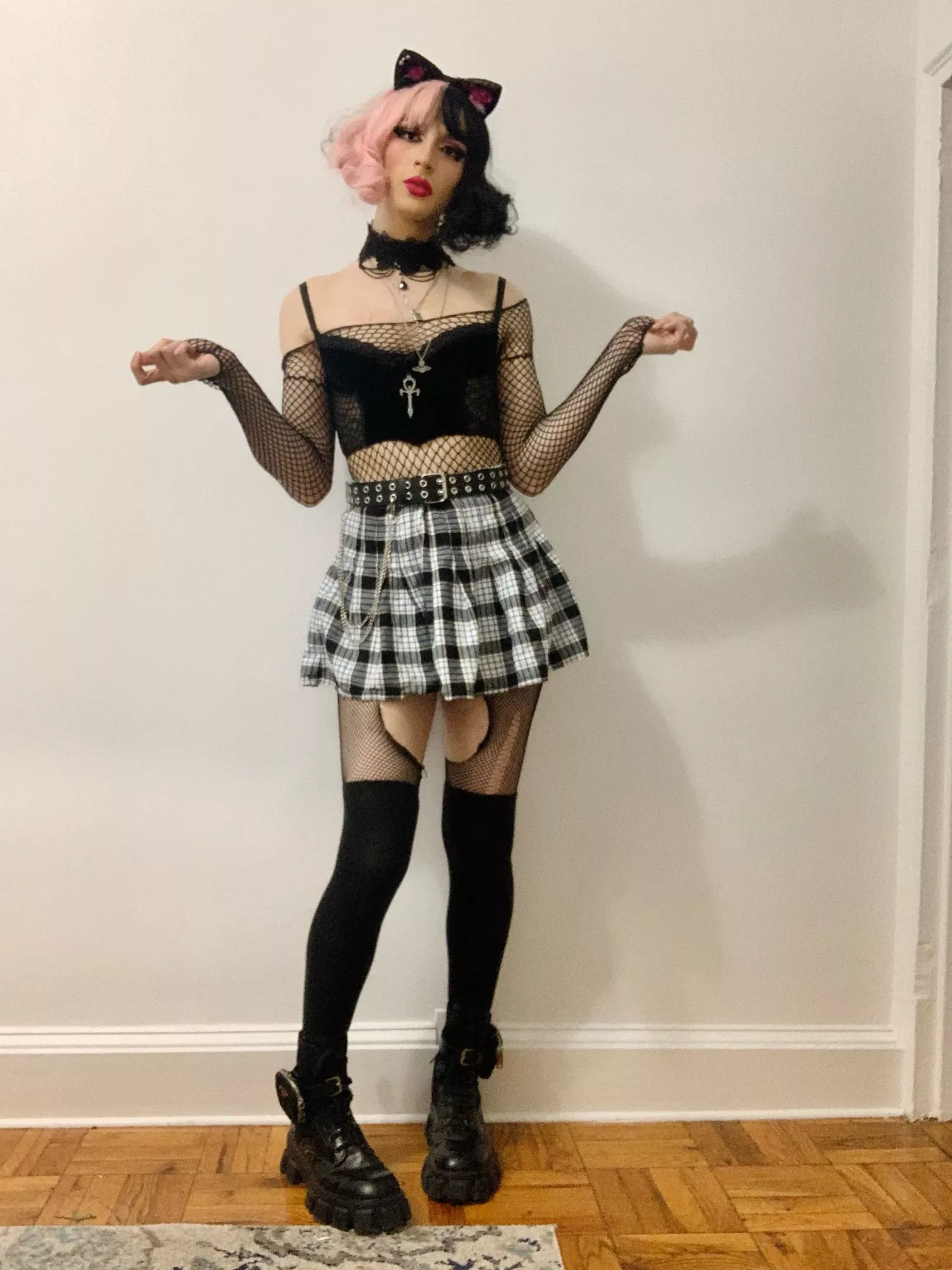 Idk what I’m doing with my hands posted by secretjunghana