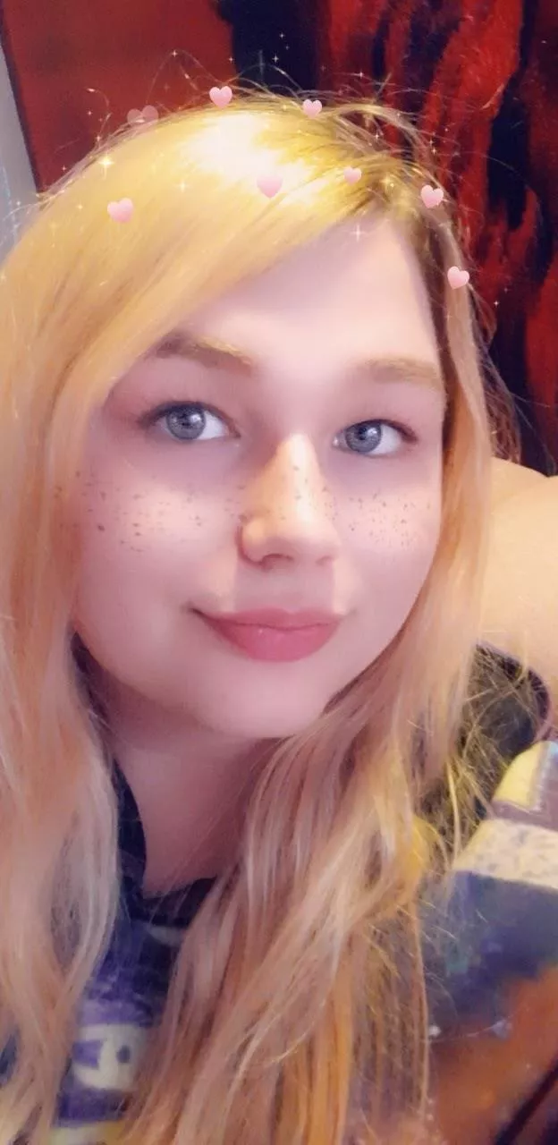 If any of my friends see me on here... Am I cute? 🥺👉👈 posted by kitsuneranch