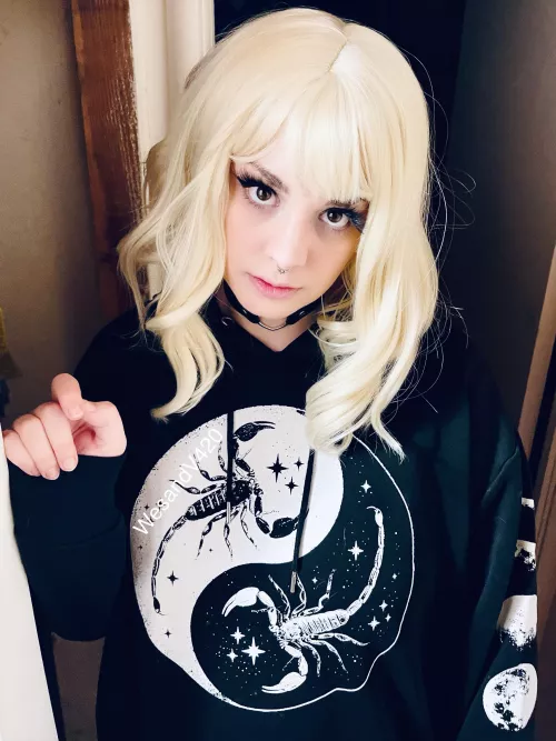 if anyone is awake rn, let’s play smash or pass, im curious hehe by Wesandveronica420