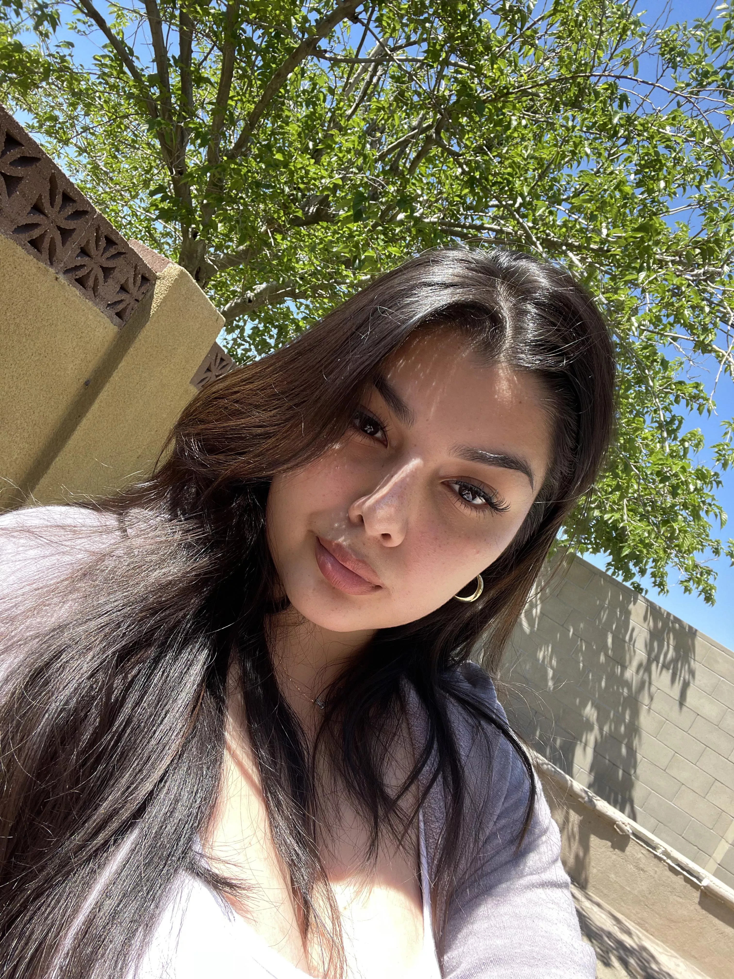 if I started camming, would any one of you come see me? 🥺 posted by obsidiandolly