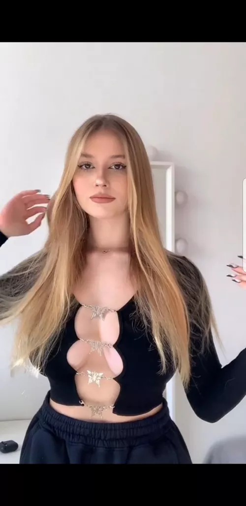 If u interested to make jerk trib/degrade to my gf dm me or add me kik maczeta777 by PsychologicalFly7254