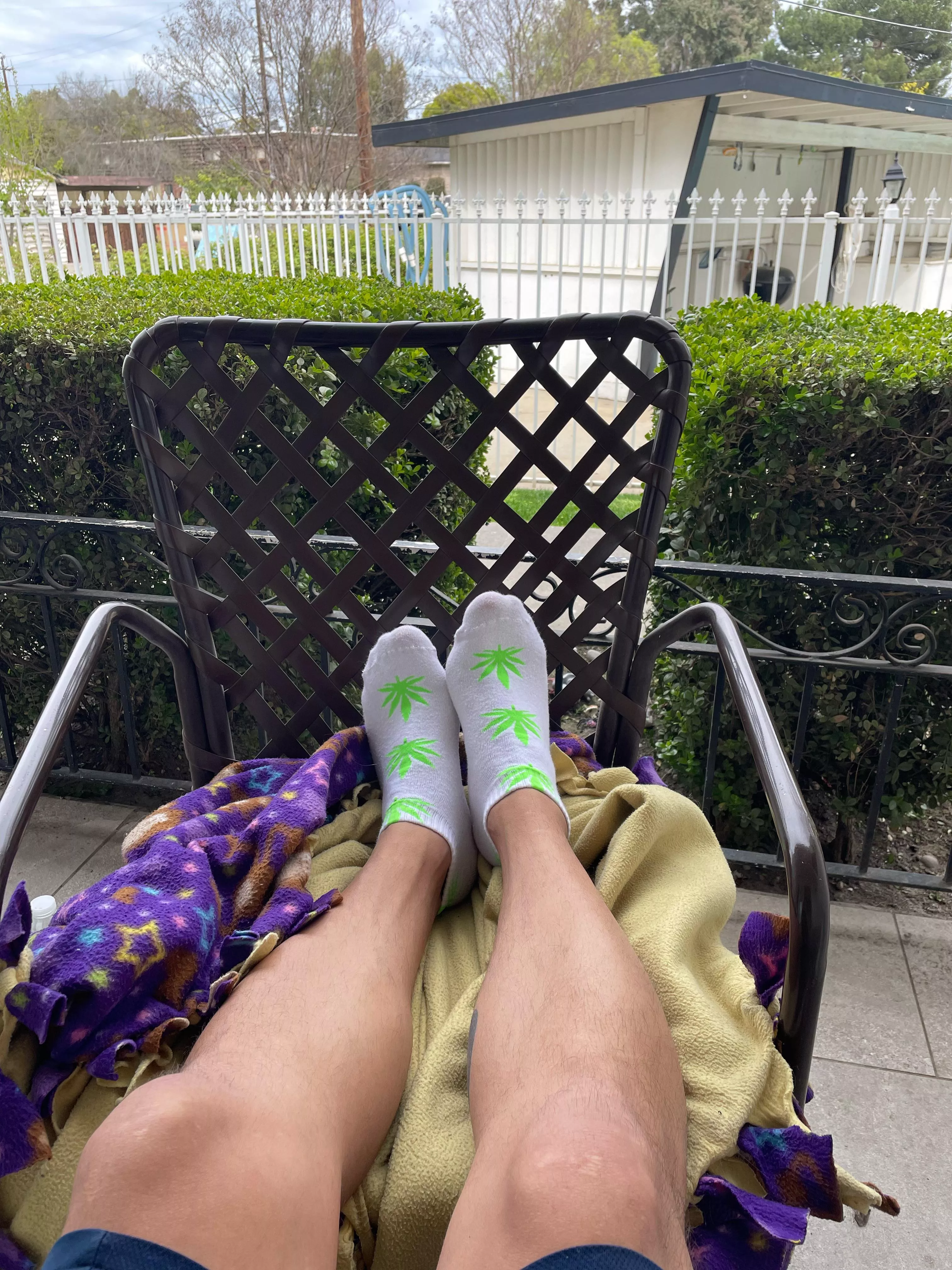 If you been on my page, then you seen my feet .. come take my socks off posted by Harrypotskins1