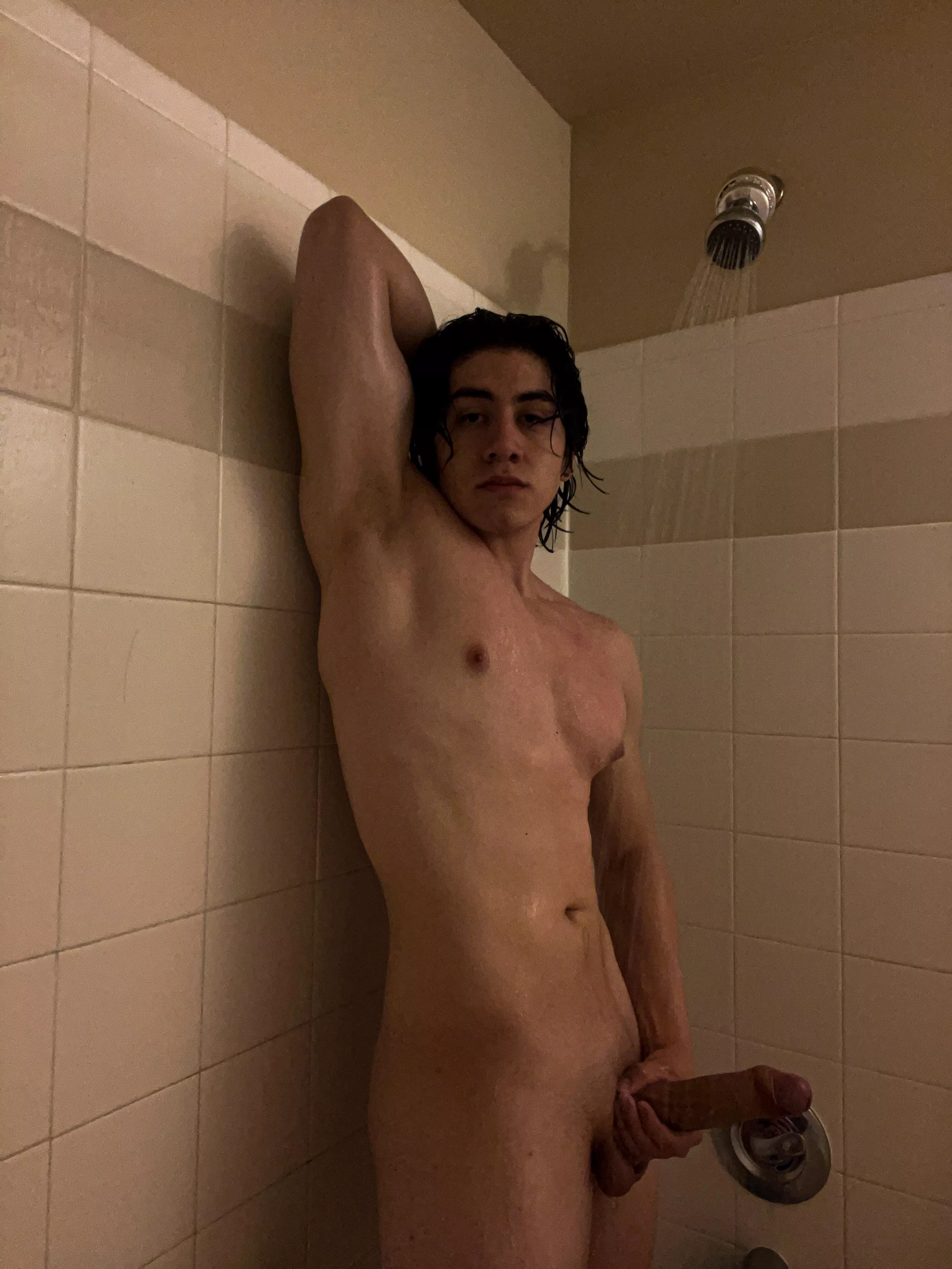 If you get in you’re gonna be on your knees posted by vaguelift00