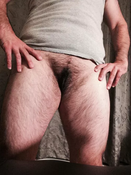 If you love thick furry thighs, raise your hand 🙋🏻‍♂️ by apparitions2683