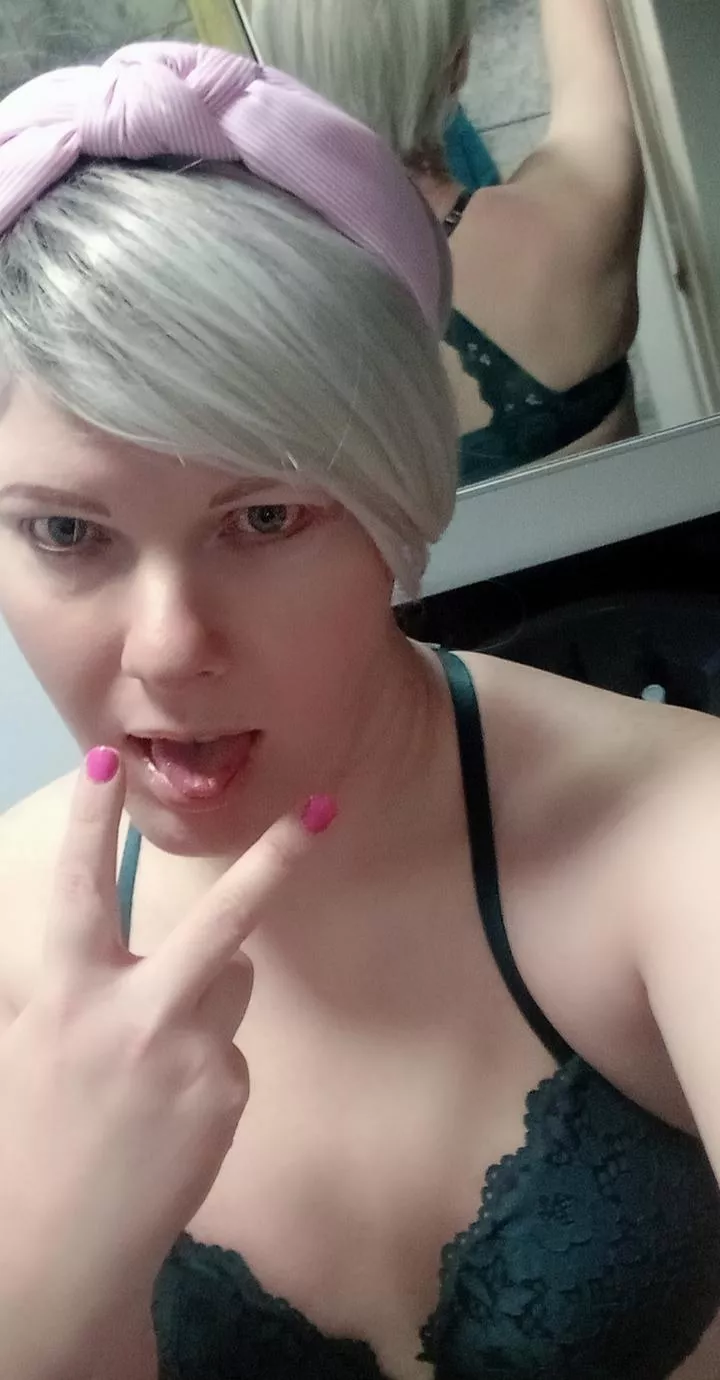 If you passed me in the street then would you know that I have a dick? posted by ts_amber_xx