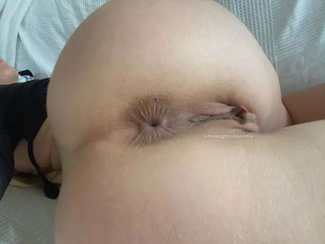 If you stick your tongue in my asshole, i’ll let you fuck it by bnaughtyblondie