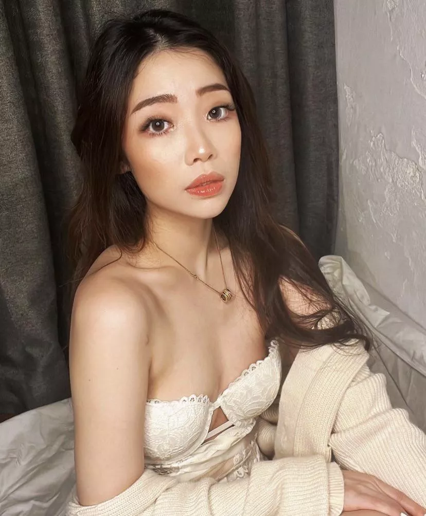 If you treat her nice, she can show you more.. 💦 posted by Mysterious-Whereas19