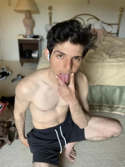 If you wanna be my pig 🐷 and serve me 👅👅👅 add me by alealejandropy