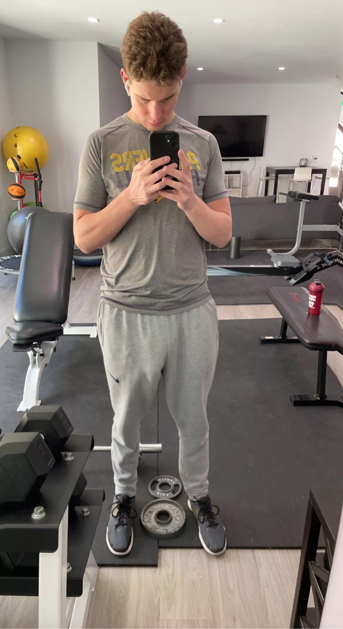 If you wear grout fits you’re a real one (M) (25) posted by Alwayshappy145