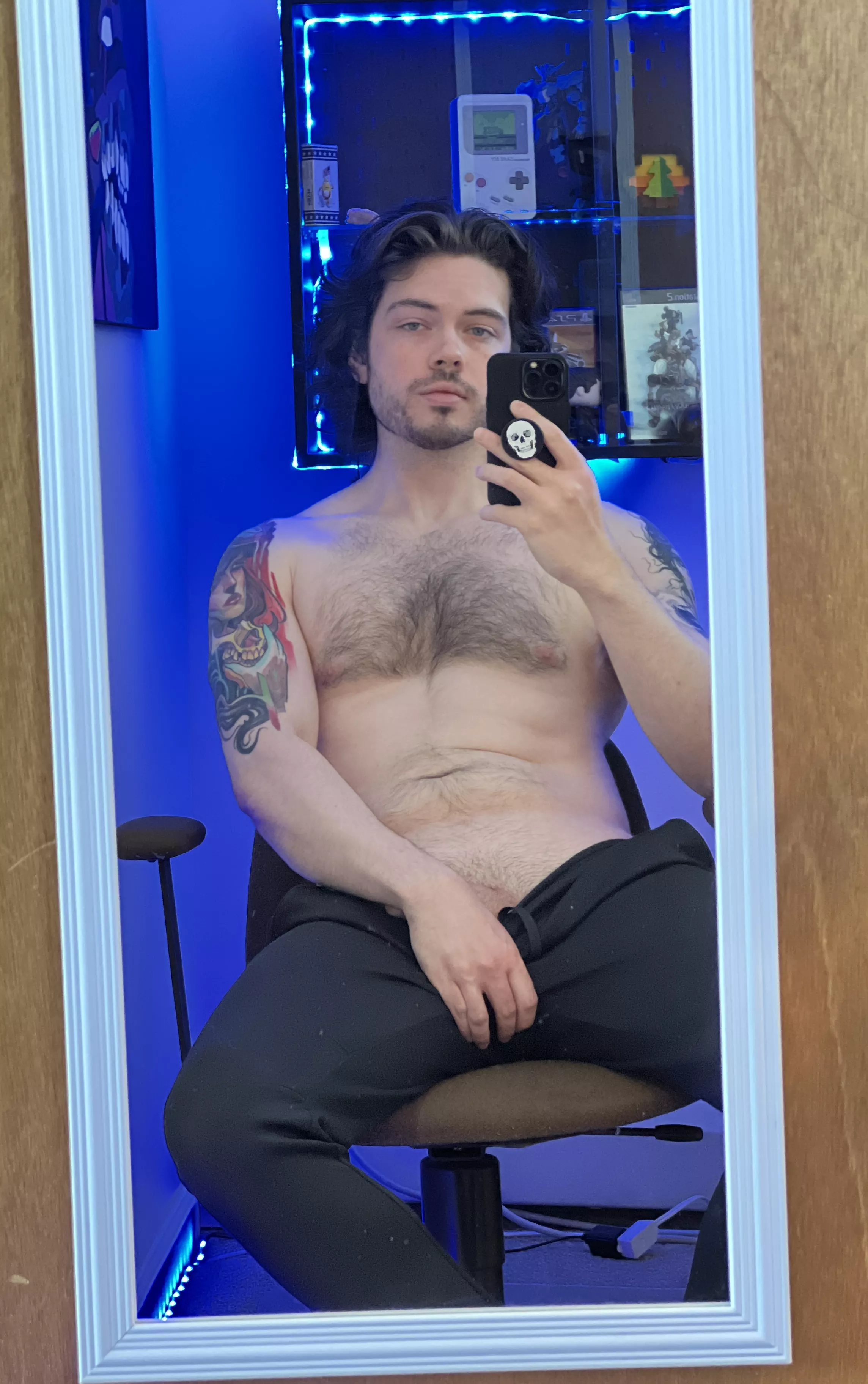 If you zoomed in on this picture you owe me your cum posted by NeonOccult