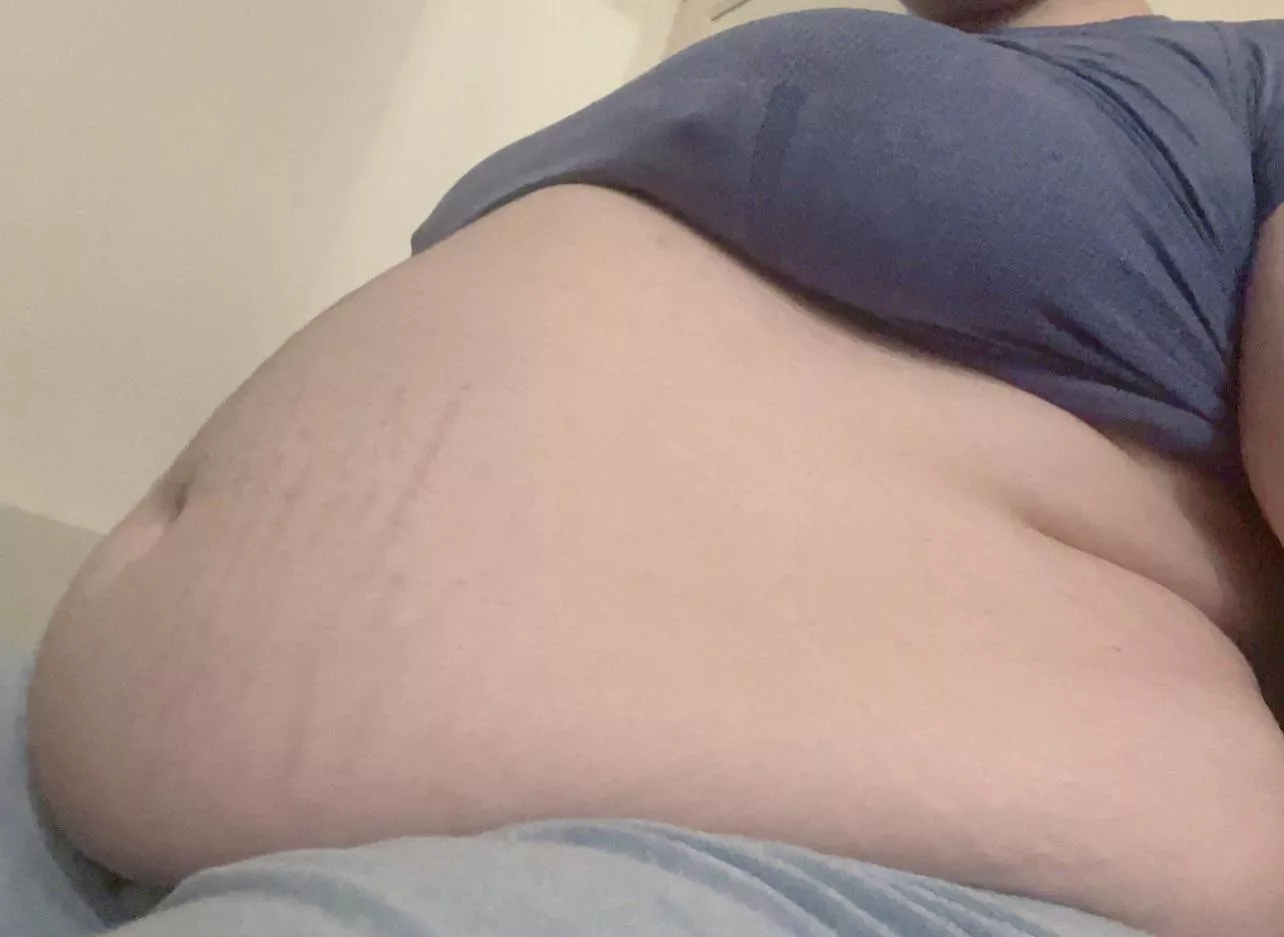 If you’re curious about how fat my face has become, shoot me a message and I’ll DM it to you! Please actually start a conversation rather than a simple “hey” posted by darling_bvn