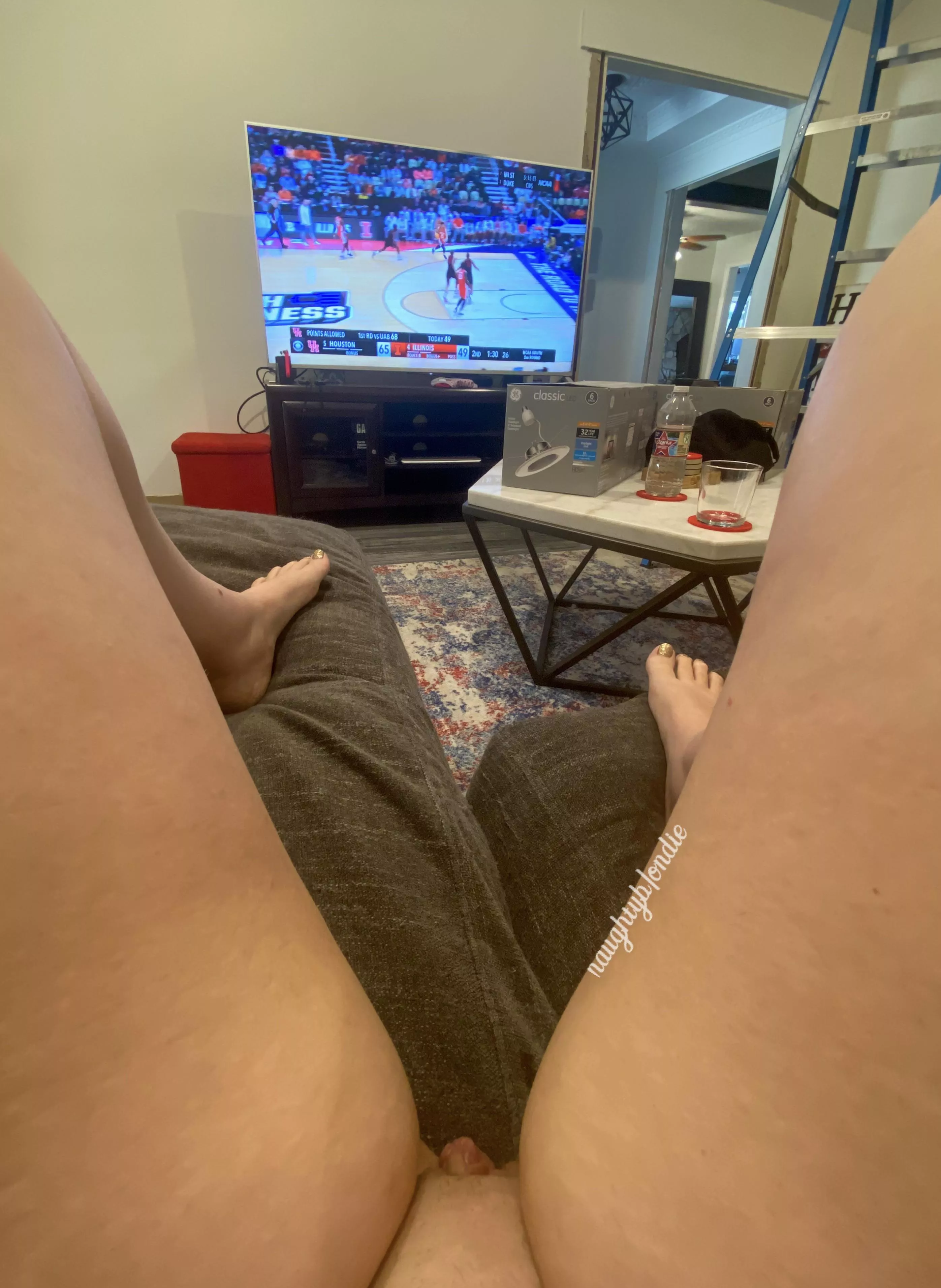 If you’re not watching March Madness like this, you’re doing something wrong 😜 posted by naughtyb1ondie
