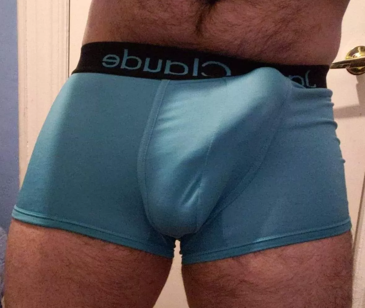 If you're single [f] in NYC send me a message ;) posted by SurprisingHaggler