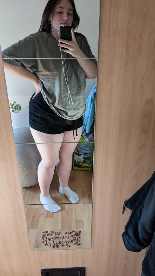(ignore the background) reddit, what do you think about my legs? by actuallynothannah