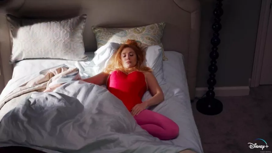 I'll feed for a bud that plays Elizabeth Olsen by andthenergy1