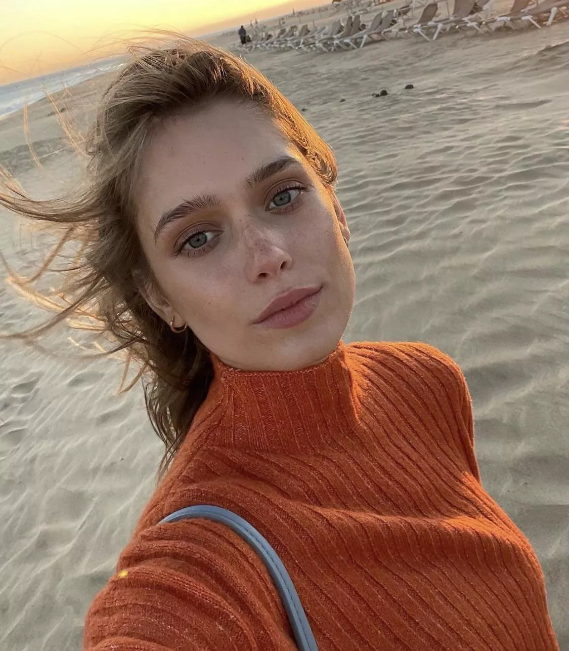 Ilona Clement posted by cashmere1977-2