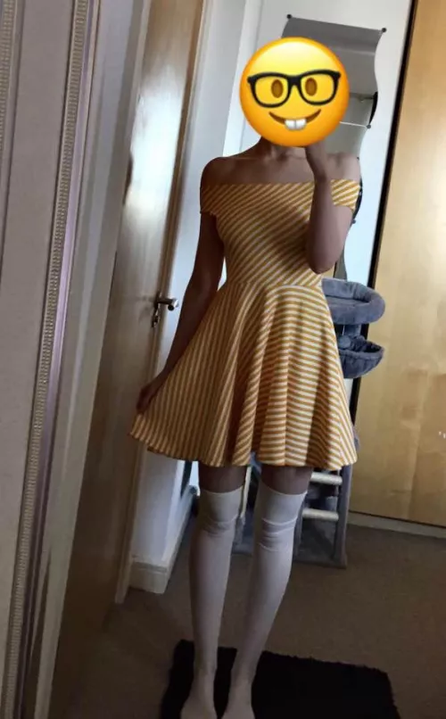 I’m 18 year old female😇 new to this and onlyfans😇 link on my profile to subcribe to my free onlyfans😇 by roorooboo