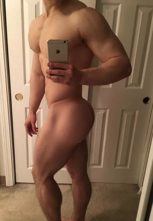 I’m 25 and I’m only 5’7” tall. Do any of you like short tops? 👀 by fredericofrances123